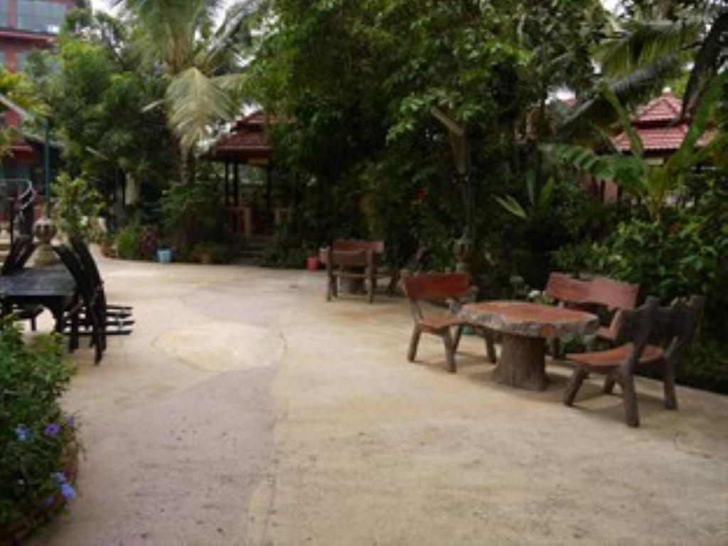 Elephant Blanc Phnom Penh Exterior foto