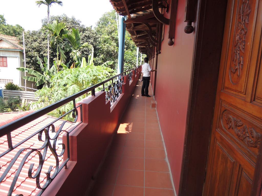 Elephant Blanc Phnom Penh Exterior foto