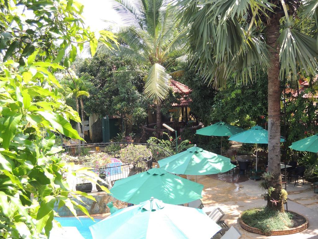 Elephant Blanc Phnom Penh Exterior foto