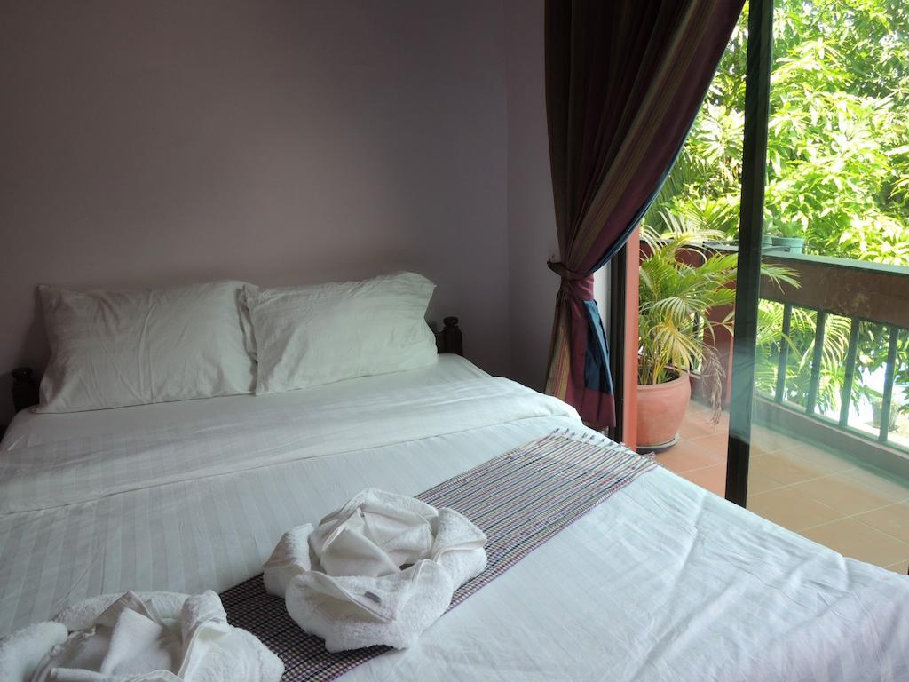 Elephant Blanc Phnom Penh Exterior foto